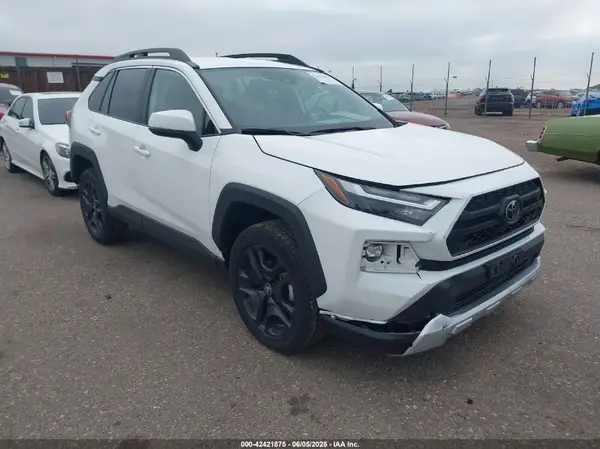 2T3J1RFV1RW464545 2024 TOYOTA RAV 4 - Image 1