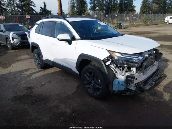 2T3J1RFV2RW470886 2024 TOYOTA RAV 4 - Image 1