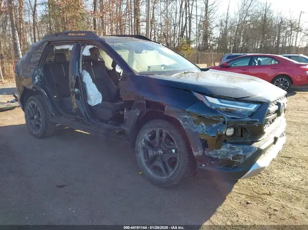 2T3J1RFV2RW477367 2024 TOYOTA RAV 4 - Image 1