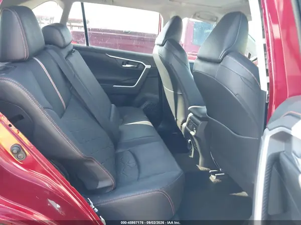 2019 TOYOTA RAV 4 auction photo 8