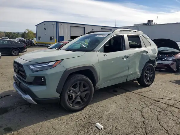 2T3J1RFV3PW407065 2023 TOYOTA RAV 4 - Image 1