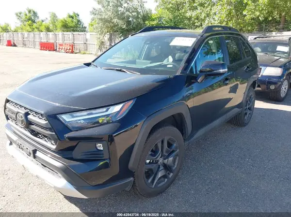 2T3J1RFV3RW471660 2024 TOYOTA RAV 4 - Image 2