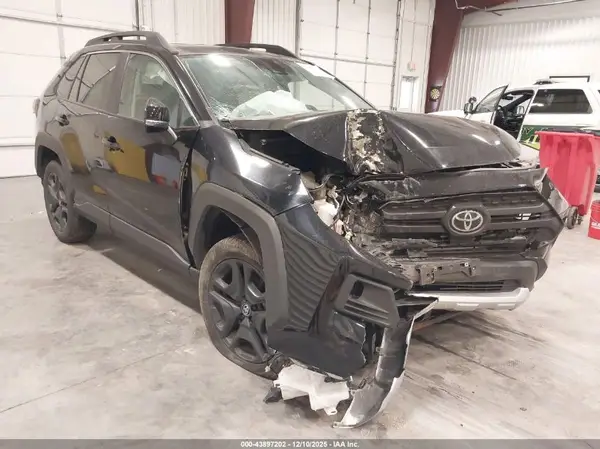 2T3J1RFV3RW473540 2024 TOYOTA RAV 4 - Image 1