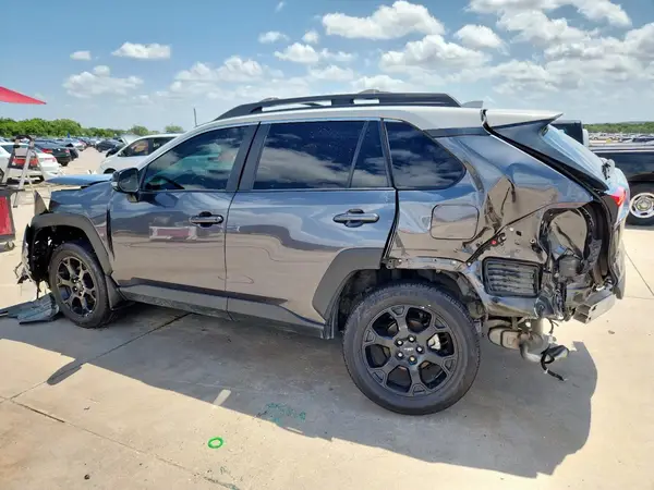 2T3J1RFV4LC076685 2020 TOYOTA RAV 4 - Image 2
