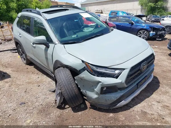 2T3J1RFV4NW318182 2022 TOYOTA RAV 4 - Image 1