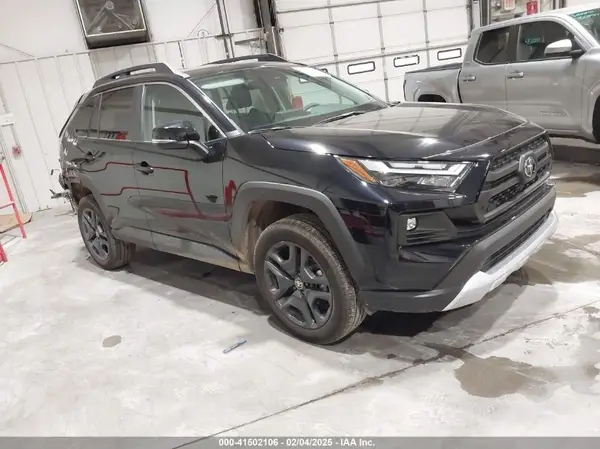 2T3J1RFV4RW463812 2024 TOYOTA RAV 4 - Image 1
