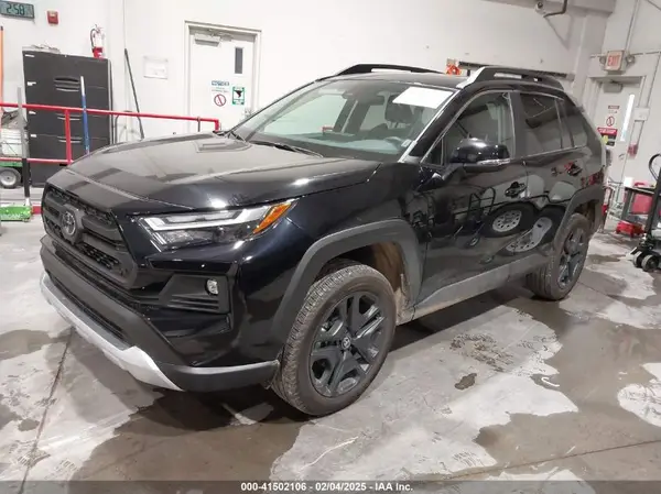 2T3J1RFV4RW463812 2024 TOYOTA RAV 4 - Image 2