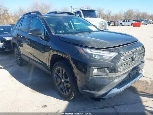2T3J1RFV4RW471084 2024 TOYOTA RAV 4 - Image 1
