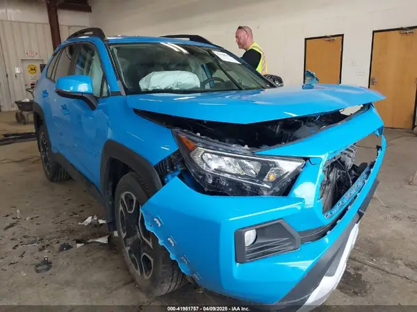 2T3J1RFV5KW018601 2019 TOYOTA RAV 4 - Image 1