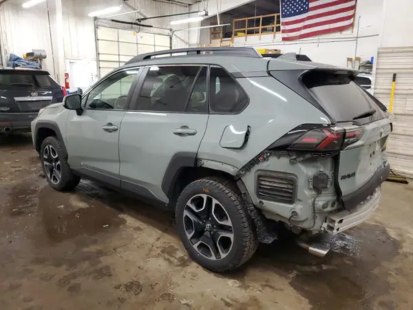 2T3J1RFV5KW070228 2019 TOYOTA RAV 4 - Image 2