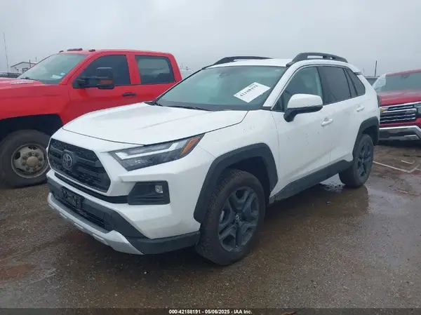2T3J1RFV5RW412979 2024 TOYOTA RAV 4 - Image 2