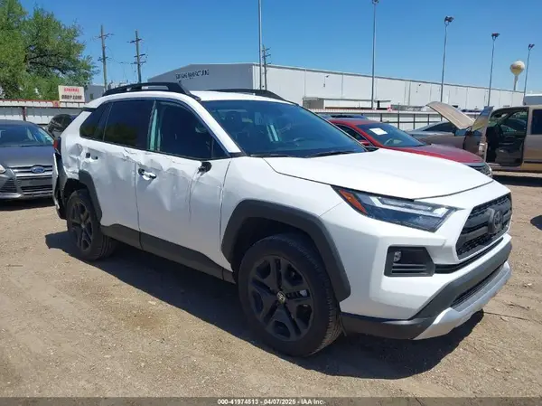 2T3J1RFV5RW470106 2024 TOYOTA RAV 4 - Image 1