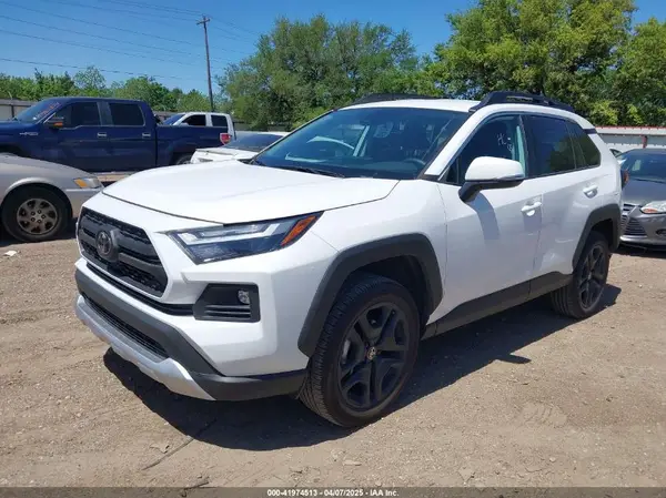 2T3J1RFV5RW470106 2024 TOYOTA RAV 4 - Image 2