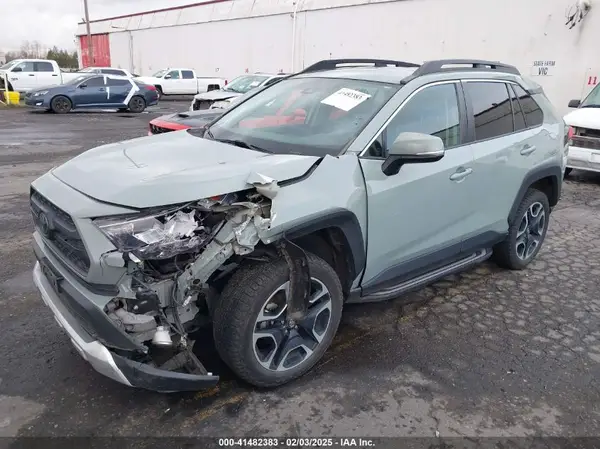 2T3J1RFV8KC002037 2019 TOYOTA RAV 4 - Image 2