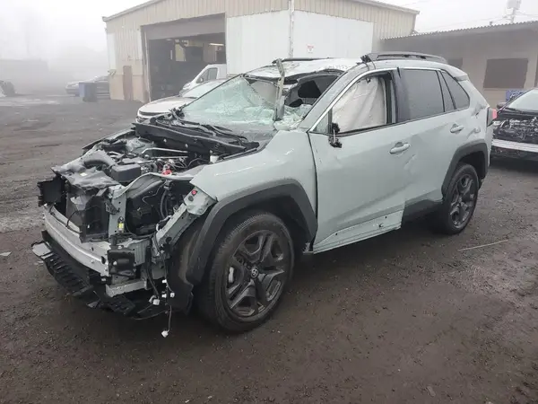 2T3J1RFV8PW361880 2023 TOYOTA RAV 4 - Image 1