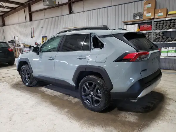 2T3J1RFV8PW362575 2023 TOYOTA RAV 4 - Image 2