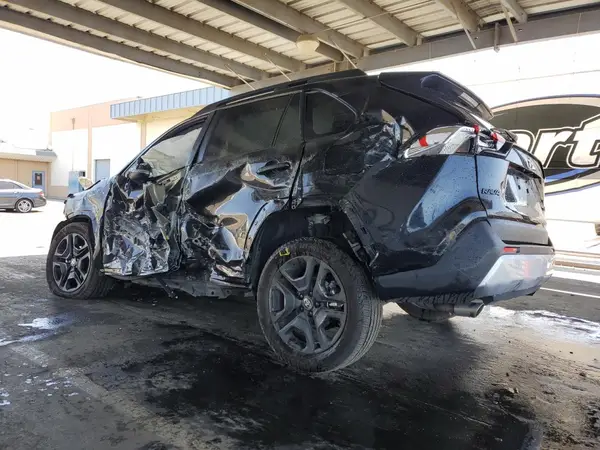 2T3J1RFV8RW463330 2024 TOYOTA RAV 4 - Image 2