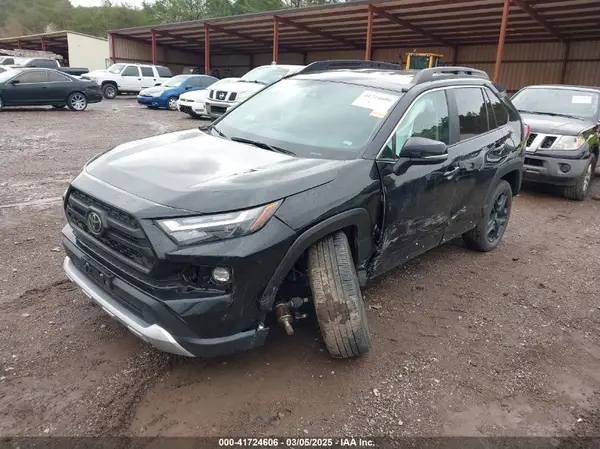 2T3J1RFV8RW473436 2024 TOYOTA RAV 4 - Image 2