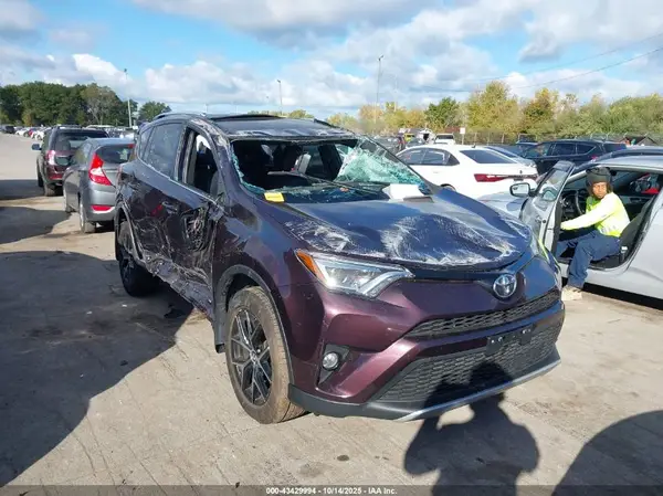 2T3JFREV0GW492451 2016 TOYOTA RAV 4 - Image 1