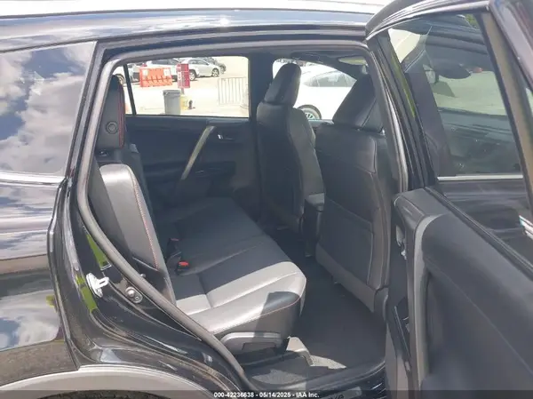 2T3JFREV2HW677084 2017 TOYOTA RAV 4 - Image 8