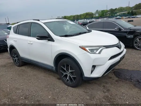 2T3JFREV3HW695013 2017 TOYOTA RAV 4 - Image 1