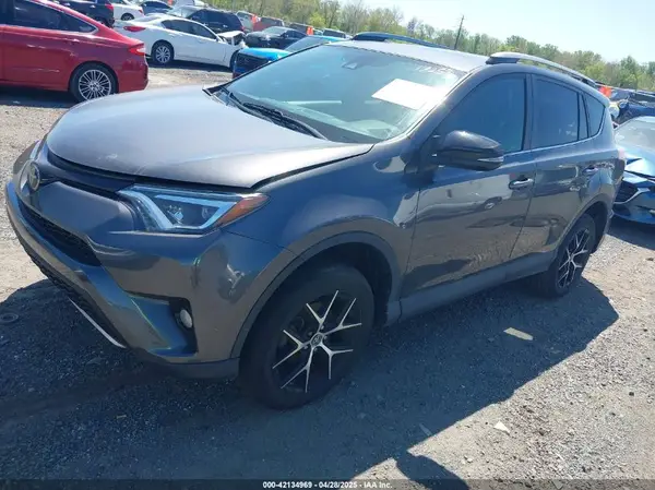 2T3JFREV4JW841117 2018 TOYOTA RAV 4 - Image 2
