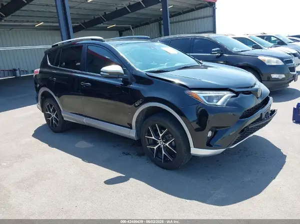 2T3JFREV5JW761079 2018 TOYOTA RAV 4 - Image 1