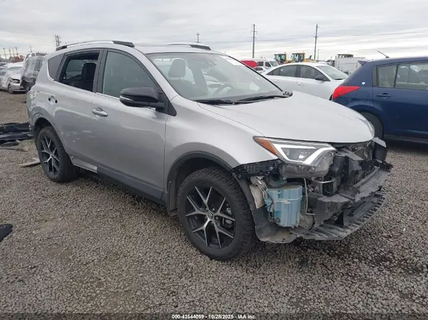2T3JFREV6GW525873 2016 TOYOTA RAV 4 - Image 1