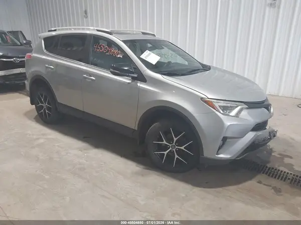 2T3JFREV6JW738443 2018 TOYOTA RAV 4 - Image 1