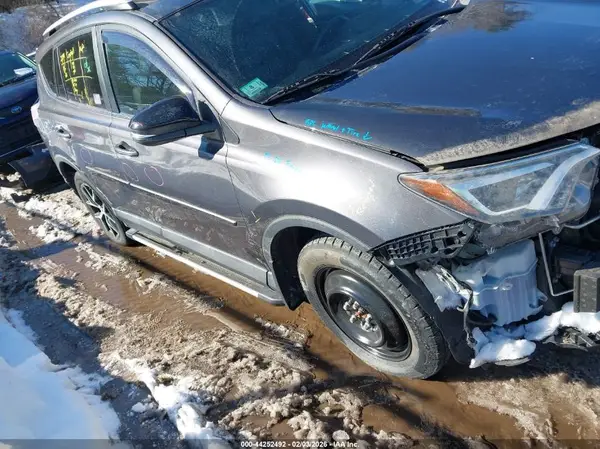 2T3JFREV7GW490843 2016 TOYOTA RAV 4 - Image 1