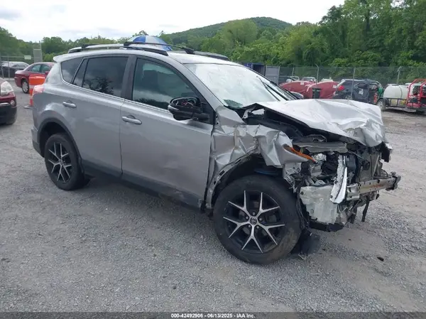 2T3JFREV7HW568488 2017 TOYOTA RAV 4 - Image 1