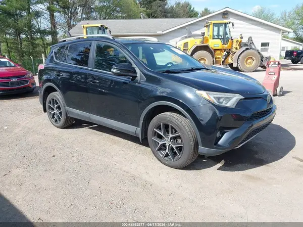 2T3JFREV7JW767160 2018 TOYOTA RAV 4 - Image 1