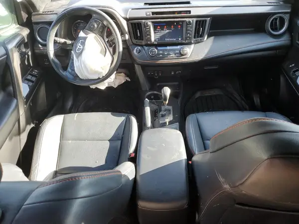 2T3JFREV9JW722656 2018 TOYOTA RAV 4 - Image 8