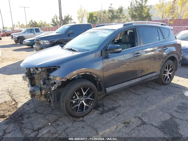 2T3JFREVXHW651574 2017 TOYOTA RAV 4 - Image 2