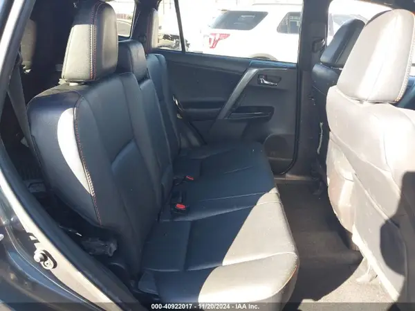 2T3JFREVXHW651574 2017 TOYOTA RAV 4 - Image 8