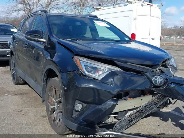 2T3JFREVXJW817341 2018 TOYOTA RAV 4 - Image 1