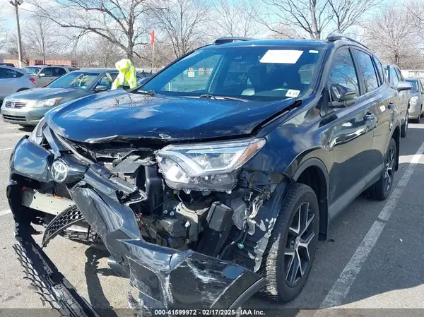 2T3JFREVXJW817341 2018 TOYOTA RAV 4 - Image 2