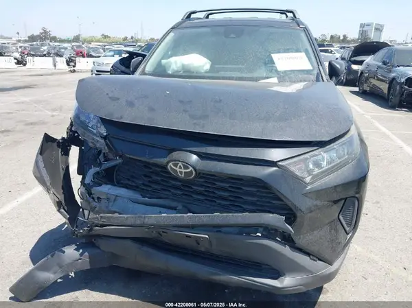 2020 TOYOTA RAV 4 auction photo 6