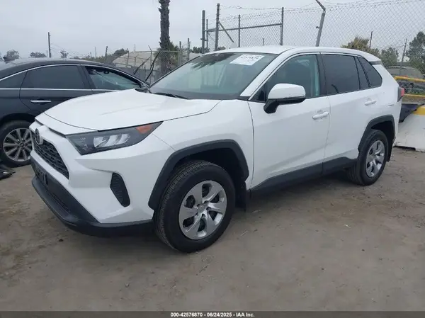 2T3K1RFV1NC205621 2022 TOYOTA RAV 4 - Image 2