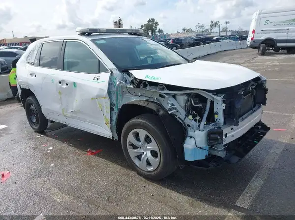 2T3K1RFVXNC208825 2022 TOYOTA RAV 4 - Image 1