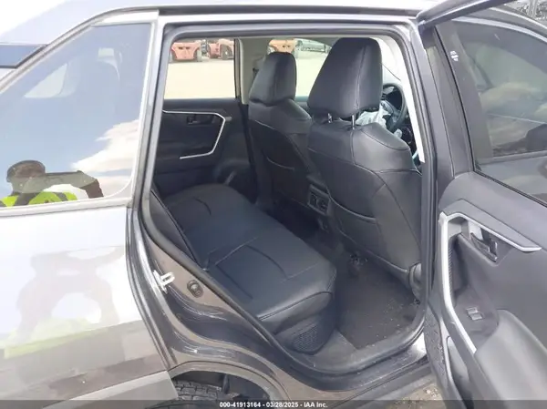2T3LWRFV0RW215227 2024 TOYOTA RAV 4 - Image 8