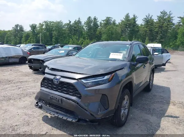 2T3LWRFV1RW192086 2024 TOYOTA RAV 4 - Image 2