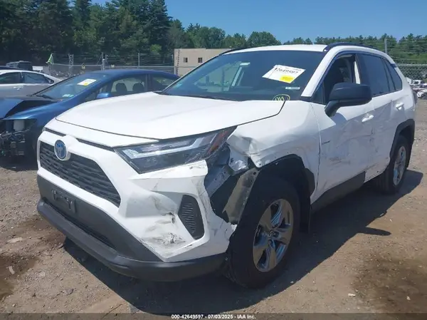 2T3LWRFV6RW195579 2024 TOYOTA RAV 4 - Image 2