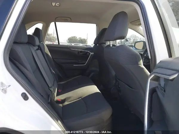 2T3LWRFV9KW020569 2019 TOYOTA RAV 4 - Image 8