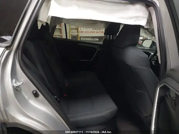 2T3LWRFV9KW023763 2019 TOYOTA RAV 4 - Image 8