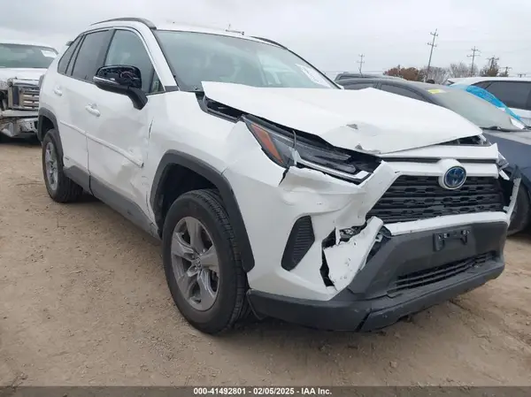 2T3MWRFV2RW243308 2024 TOYOTA RAV 4 - Image 1
