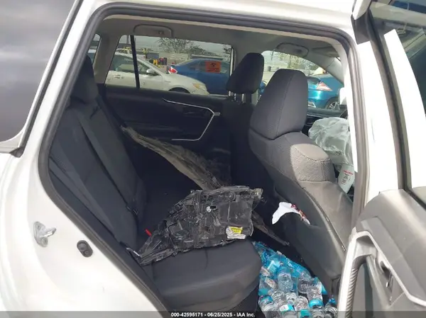2T3MWRFV3KW013153 2019 TOYOTA RAV 4 - Image 8
