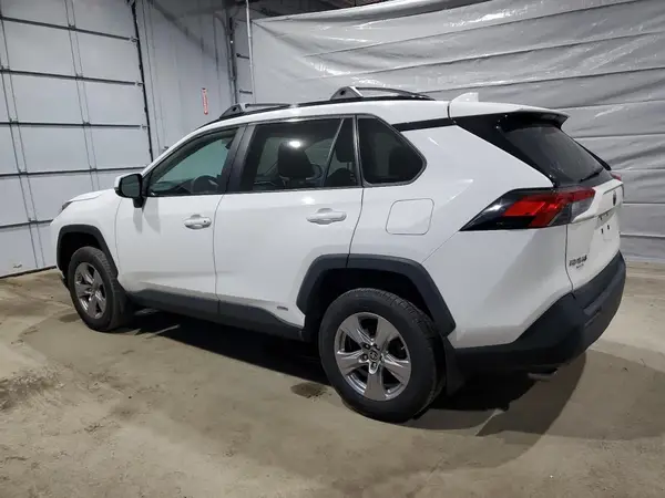 2T3MWRFV8NW130943 2022 TOYOTA RAV 4 - Image 2