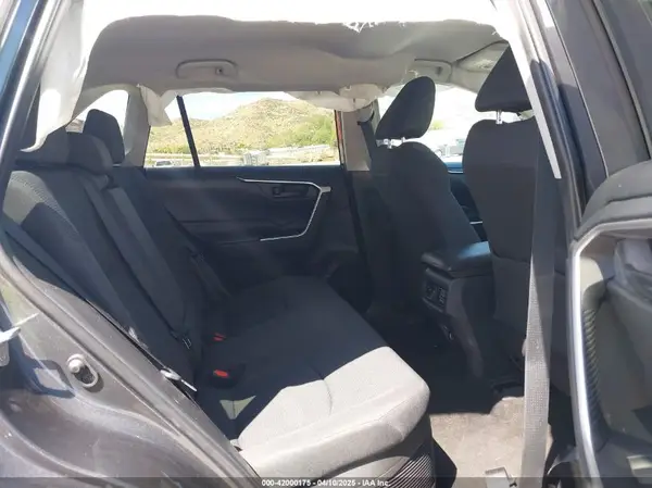 2T3MWRFV9KW006563 2019 TOYOTA RAV 4 - Image 8