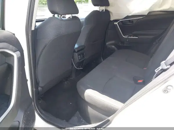 2020 TOYOTA RAV 4 auction photo 8
